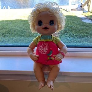 2010 blonde baby alive doll